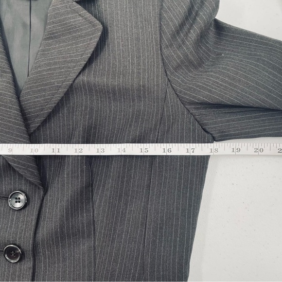 Ann Taylor Classic Charcoal Pinstripe Pocketed Button Front Cuff Blazer Office - Picture 6 of 8